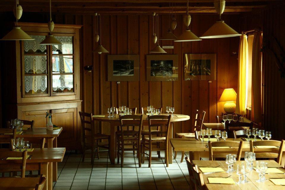 Auberge De La Perdrix Hauterive-la-Fresse Dış mekan fotoğraf