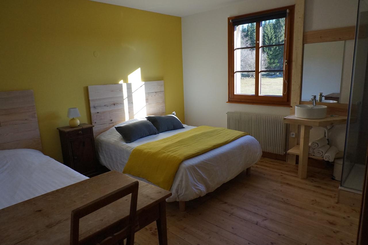 Auberge De La Perdrix Hauterive-la-Fresse Dış mekan fotoğraf