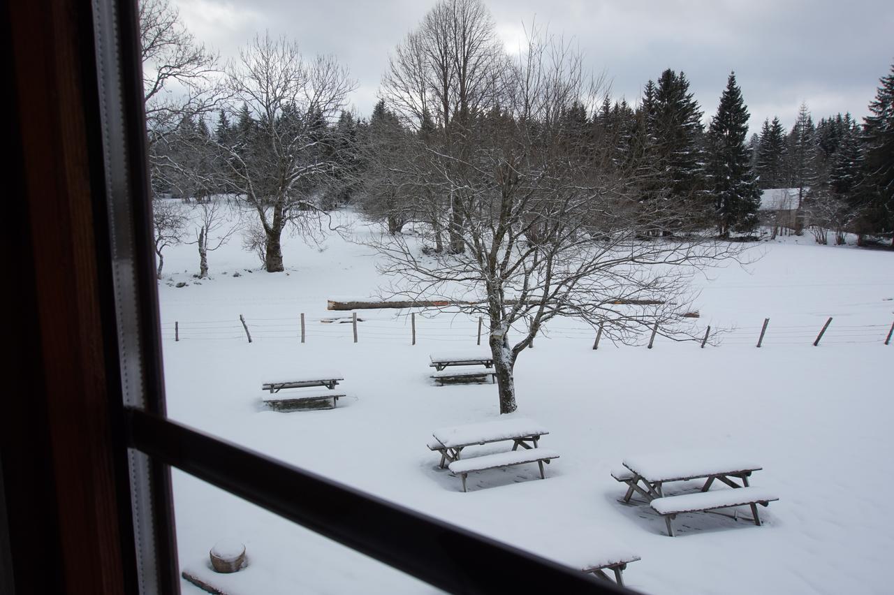 Auberge De La Perdrix Hauterive-la-Fresse Dış mekan fotoğraf