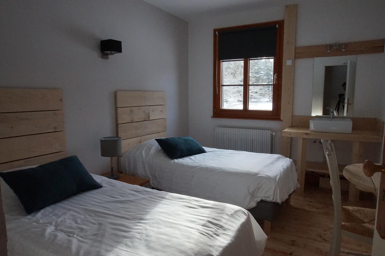 Auberge De La Perdrix Hauterive-la-Fresse Dış mekan fotoğraf