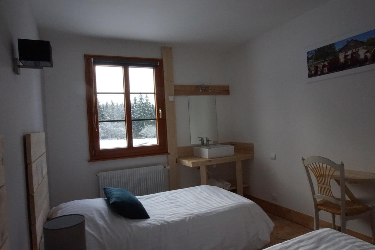 Auberge De La Perdrix Hauterive-la-Fresse Dış mekan fotoğraf