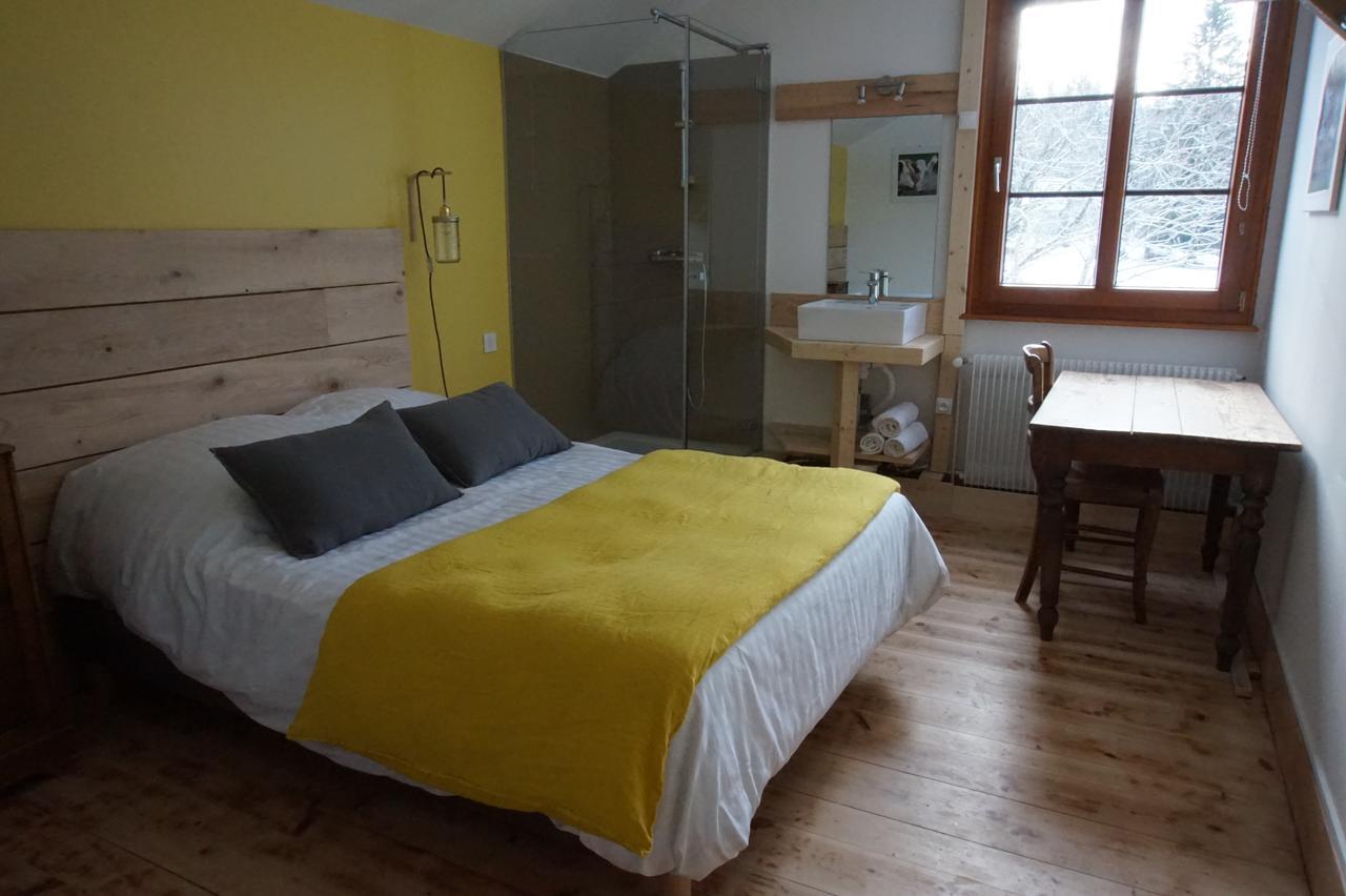 Auberge De La Perdrix Hauterive-la-Fresse Dış mekan fotoğraf