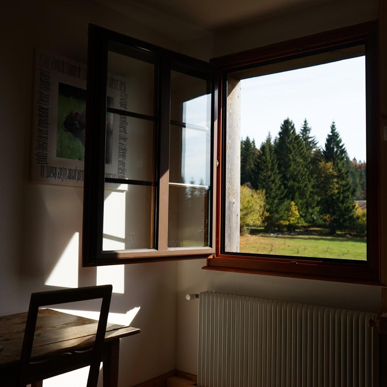 Auberge De La Perdrix Hauterive-la-Fresse Dış mekan fotoğraf