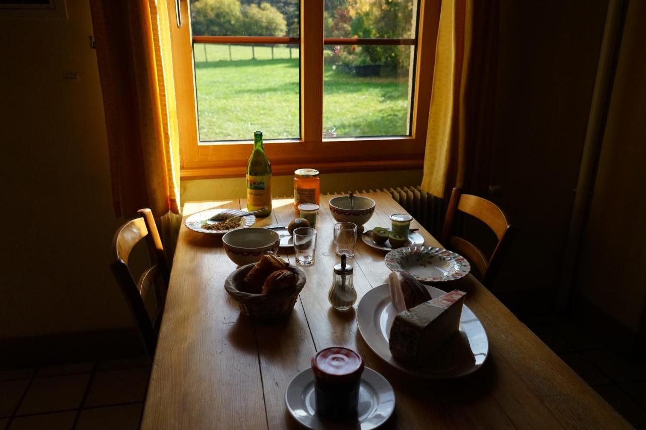 Auberge De La Perdrix Hauterive-la-Fresse Dış mekan fotoğraf